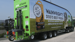 HIAB MOFFETT eSeries NX added to Pets at Home’s distribution fleet